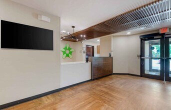 Furnished Studio-Charlotte - University Place in Charlotte, NC - Building Photo - Building Photo