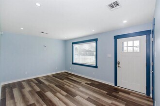 6637 Midfield Dr in Houston, TX - Building Photo - Building Photo