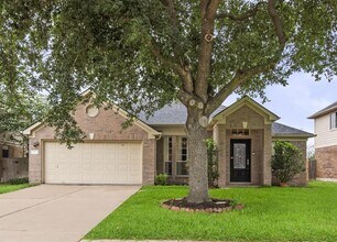 2106 Ruffian Ln in Stafford, TX - Building Photo - Building Photo