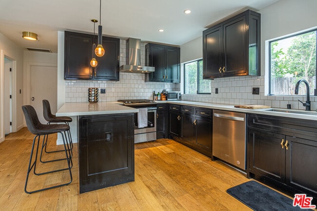 2241 1/2 Harwood St in Los Angeles, CA - Building Photo - Building Photo