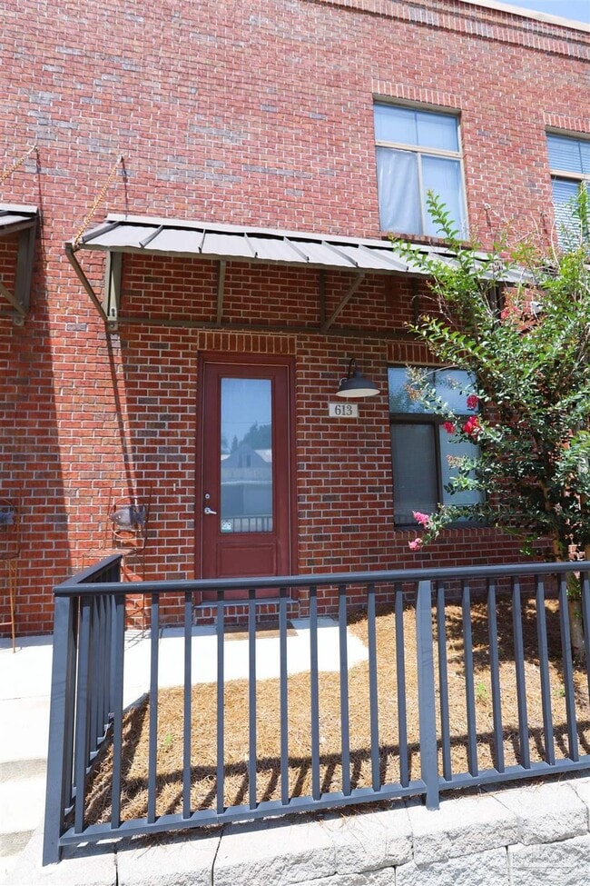 613 N Alcaniz St in Pensacola, FL - Building Photo - Building Photo