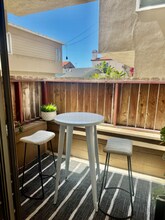 221 N Juanita Ave-Unit -3 in Redondo Beach, CA - Building Photo - Building Photo