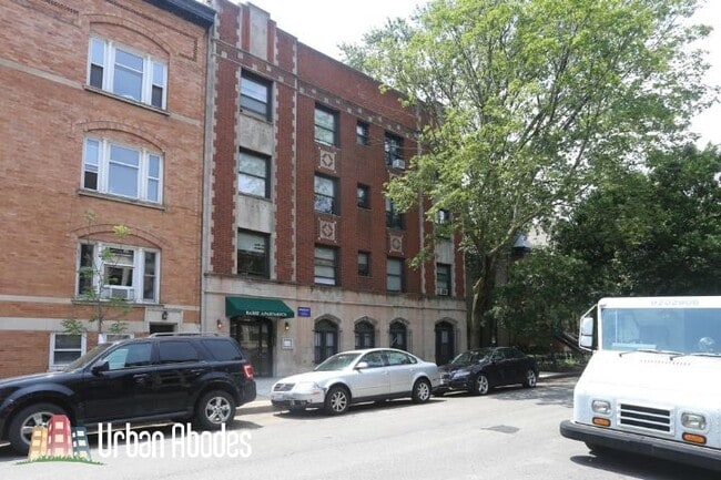 633 W Barry Ave, Unit A07C