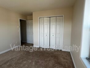 598-598 Sutherland Ave in Kelowna, BC - Building Photo - Building Photo