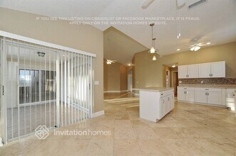 8945 Bayaud Dr in Tampa, FL - Building Photo - Building Photo
