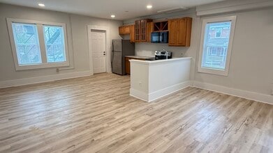 1024 W 8th St, Unit 3 in Wilmington, DE - Building Photo - Building Photo