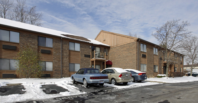 Town Square Senior Apartments - 62 and over in Blue Ash, OH - Building Photo - Building Photo