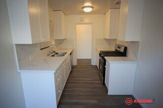 1912 Lacey St in Bakersfield, CA - Building Photo - Building Photo