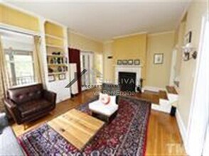 510 N Greensboro St in Carrboro, NC - Building Photo - Building Photo