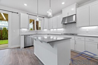 17323 SW Kite Ln in Beaverton, OR - Building Photo - Building Photo