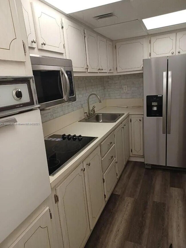 property at 1000 West Ave