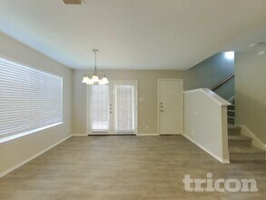 3839 Cherokee Blvd in New Braunfels, TX - Foto de edificio - Building Photo