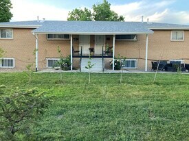 2544 Joliet St, Unit C in Aurora, CO - Building Photo