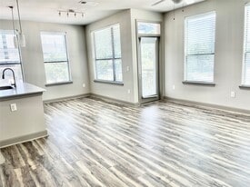 3788 Richmond Ave. in Houston, TX - Building Photo