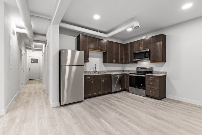 3545 Pierce St NE, Unit 3 in Minneapolis, MN - Foto de edificio - Building Photo