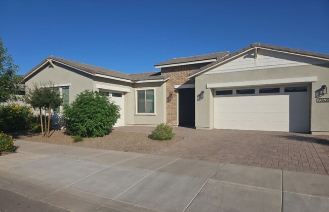 property at 22638 E Nightingale Ct