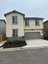 11184 N La Brisa Dr in Fresno, CA - Building Photo