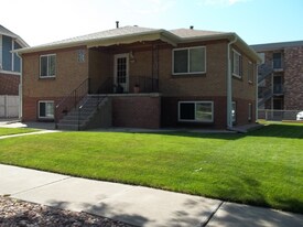 410 E Kentucky Ave in Denver, CO - Building Photo