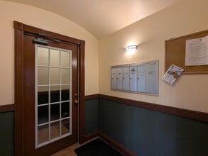 6814 N Ashland Blvd in Chicago, IL - Building Photo - Building Photo