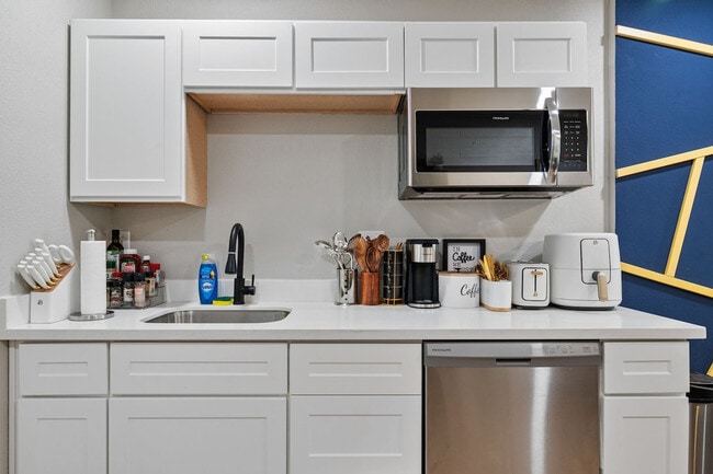 4113 W Virginia Ave, Unit SI ID1244355P in Phoenix, AZ - Building Photo - Building Photo