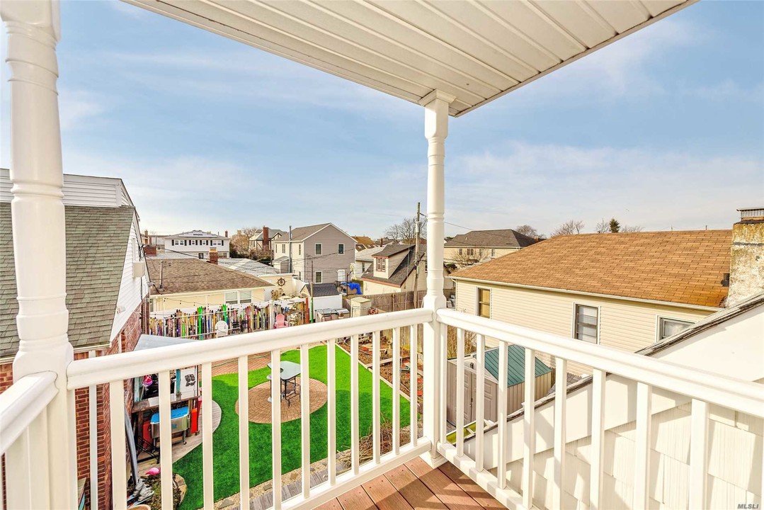517 Franklin Blvd-Unit -Upper in Long Beach, NY - Foto de edificio