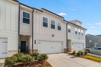 420 Pt Pl Dr in Loganville, GA - Building Photo - Building Photo