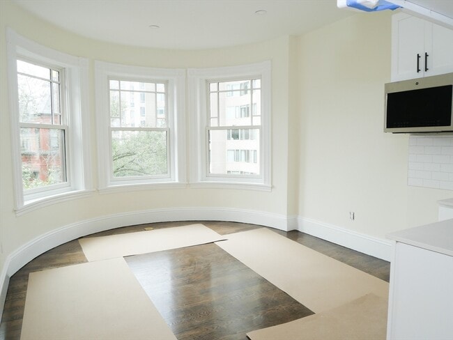 261 W Newton St, Unit 3