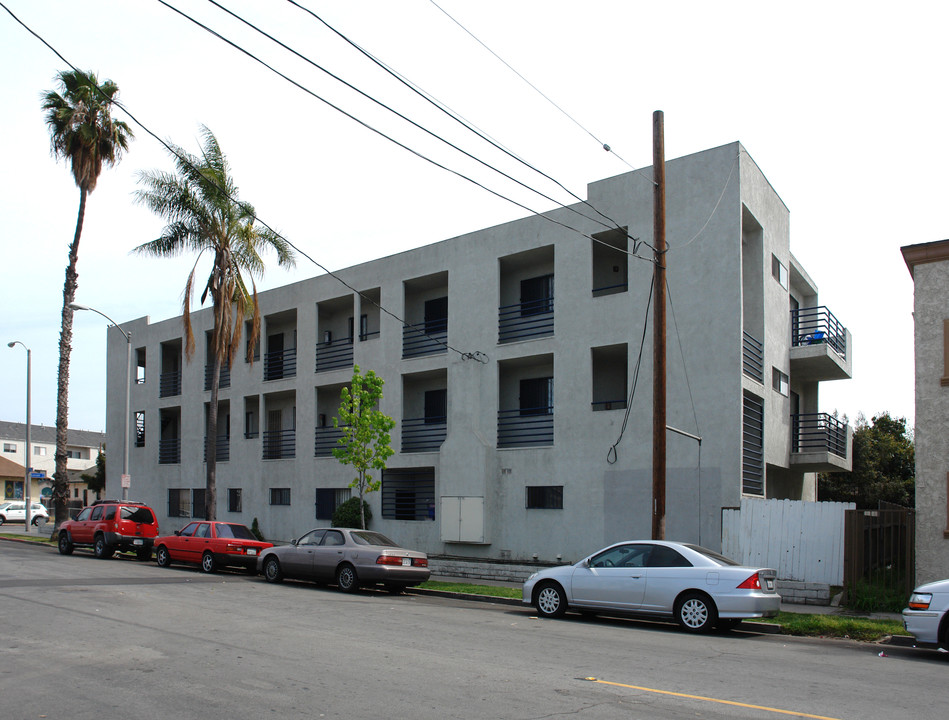 1165 Locust Ave in Long Beach, CA - Building Photo