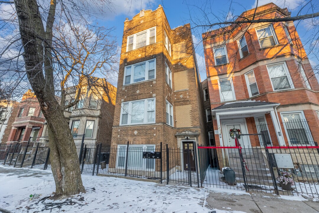 1321 S Millard Ave in Chicago, IL - Building Photo