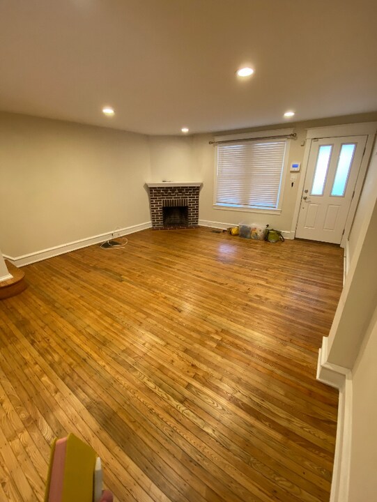 6772 Germantown Ave in Philadelphia, PA - Building Photo