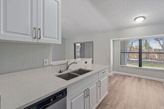 2871 SE Hutchings Ave in Port St. Lucie, FL - Building Photo - Building Photo