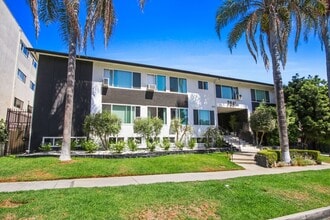 7941 Selma in Los Angeles, CA - Building Photo - Building Photo
