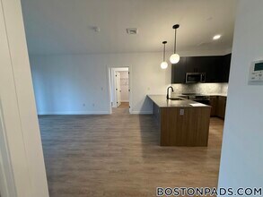 199 Gardner St in Boston, MA - Foto de edificio - Building Photo