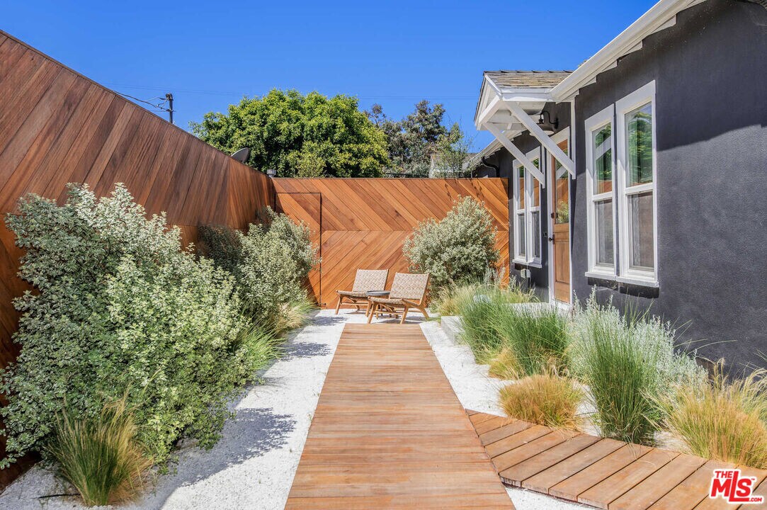 326 4th Ave in Los Angeles, CA - Building Photo
