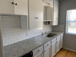 946 W Magnolia Ave, Unit #4 in San Antonio, TX - Building Photo - Building Photo