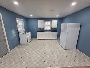 301 Palmer Ave, Unit 1 in Streator, IL - Building Photo - Building Photo