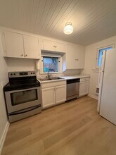 10048 Interlake Ave N in Seattle, WA - Foto de edificio - Building Photo