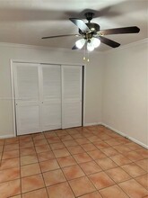 255 Sunrise Dr in Key Biscayne, FL - Foto de edificio - Building Photo