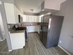 10712 Georgetown St in El Paso, TX - Building Photo - Building Photo