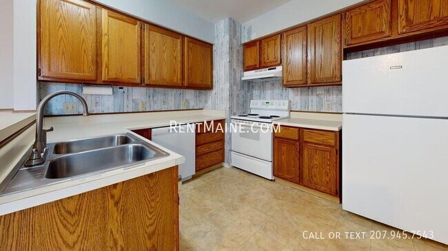 53 Valley View Ln, Unit B in Bangor, ME - Building Photo - Building Photo