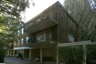 Mill Creek Apartments in Mill Valley, CA - Building Photo - Building Photo