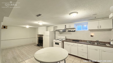 2-3562 Ellengale Dr in Mississauga, ON - Building Photo - Building Photo