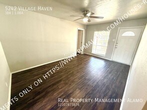 5242 Village Haven in San Antonio, TX - Building Photo - Building Photo