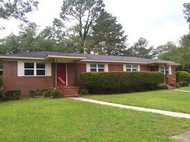 1592 Coombs Dr in Tallahassee, FL - Building Photo