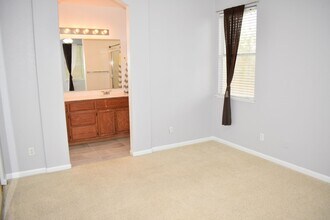 214 Oxburough Dr in Folsom, CA - Building Photo - Building Photo