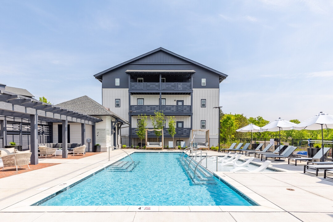 Livano Trinity in Nashville, TN - Building Photo