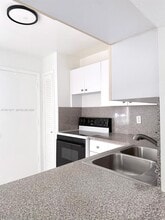 1201 NE 191st St in Miami, FL - Building Photo - Building Photo