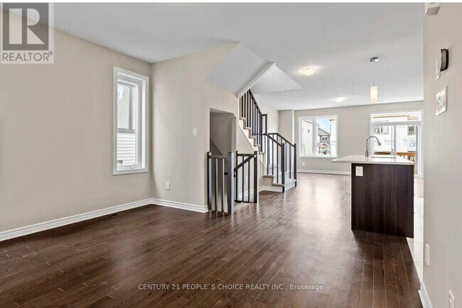 32 Atop Ln in Ottawa, ON - Building Photo - Building Photo