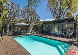 1608 Courtney Ave in Los Angeles, CA - Building Photo - Building Photo