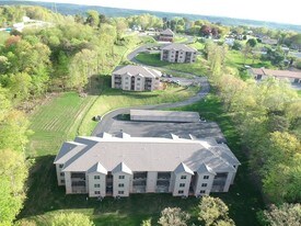 Roman Estates in Aliquippa, PA - Building Photo